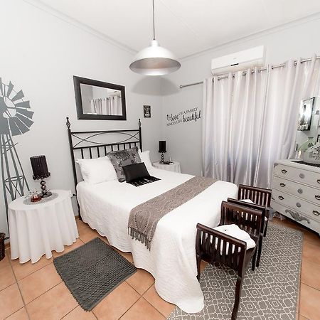 Tarentaalrand Guesthouse Upington Exteriör bild